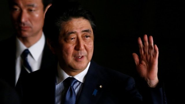 <p>
	Шиндзо Абе. <em>Снимка: Ройтерс</em></p>
