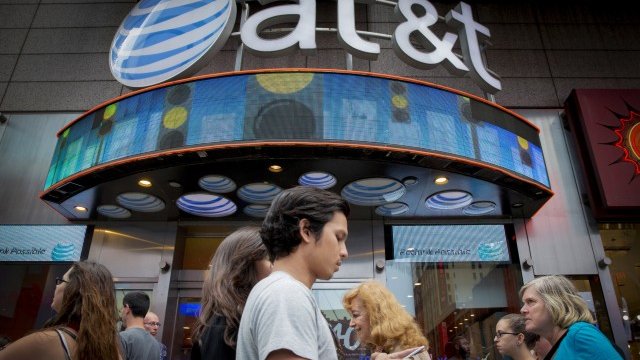 <p>
	AT&amp;T няма да предлага устройството на абонатите си. <em>Снимка: Ройтерс</em></p>
