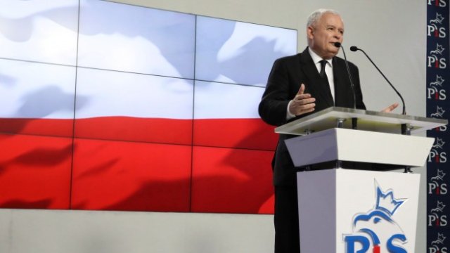 <p>
	Ярослав Качински. <em>Снимка: Ройтерс</em></p>
