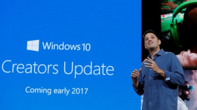 <p>
	Актуализацията на Windows 10 през януари притеснява европейските регулатори. <em>Снимка: Архив Ройтерс</em></p>
