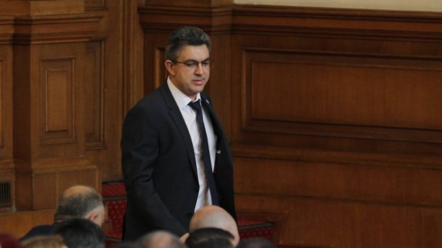 <p>
	Отказалият се да бъде премиер Пламен Николов. <em>Снимка: Димитър Кьосемарлиев, Investor Media Group</em></p>
