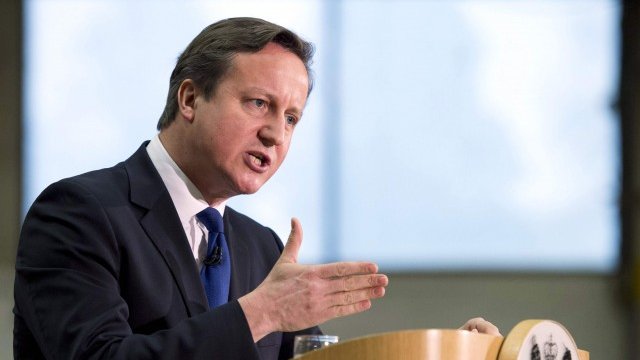 <p>
	Камерън: &bdquo;Няма никакво съмнение, че планът като цяло ще наложи някои промени в договорите и аз вярвам в нашите възможности да преговаряме за тях&ldquo;. <em>Снимка: Ройтерс</em></p>
