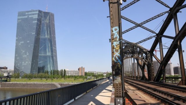 <p>
	ЕЦБ тръгна по нов път. <em>Снимка: Bloomberg</em></p>
