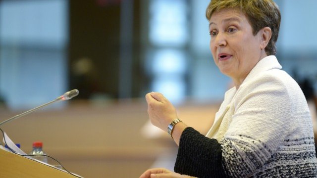 <p>
	Кристалина Георгиева настоява за пълна прозрачност при изразходването на средствата.<em> Снимка: Ройтерс</em></p>
