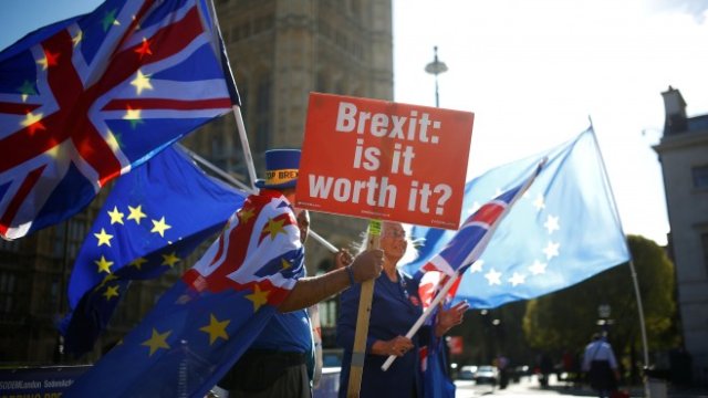 <p>
	Струва ли си Brexit? <em>Снимка: Ройтерс</em></p>

