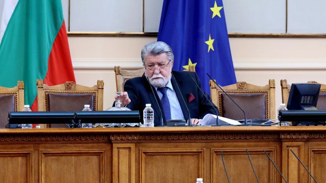 Днес тържествено откриха първото заседание на 49-ото Народно събрание. На снимката е Вежди Рашидов. БГНЕС