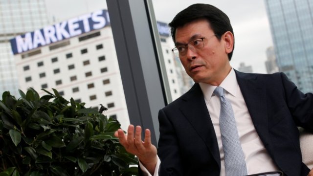 <p>
	<em>Секретарят на търговското и икономическо развитие на Хонконг Едуард Яу, Снимка: Ройтерс</em></p>
