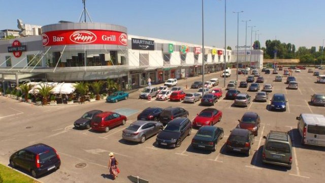 <p>
	Ритейл Парк Пловдив.<em> Снимка: retailpark.bg</em></p>
