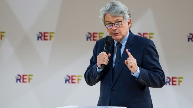 <p>
	Европейският комисар за вътрешния пазар Тиери Бретон.&nbsp;Снимка:&nbsp;<em>Nathan Laine/Bloomberg</em></p>
