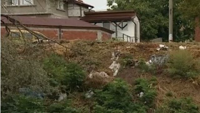 <p>
	<em>На снимката: село Войнеговци, кадри от Нова тв</em></p>
