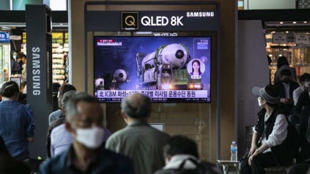 Северна Корея изстреля балистична ракета от подводница