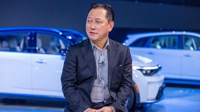 Главният стратегически директор на Foxconn Джун Секи по време на конференция в Япония. Снимка: Bloomberg L.P.