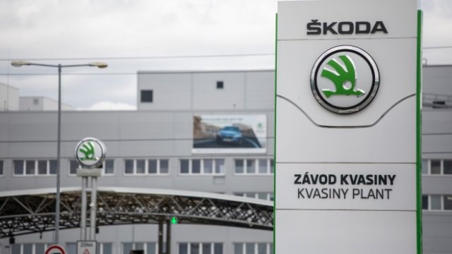 <p>
	Заводът на Skoda в Квасини, Чехия. <em>Снимка:&nbsp;Milan Jaros/Bloomberg</em></p>

