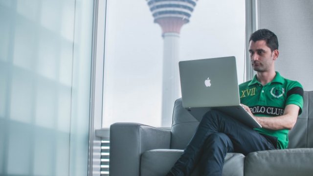 <p>
	<em>Снимка:&nbsp;<a href="https://unsplash.com/@mimithian?utm_source=unsplash&amp;utm_medium=referral&amp;utm_content=creditCopyText">Mimi Thian</a>&nbsp;on&nbsp;<a href="https://unsplash.com/s/photos/startup?utm_source=unsplash&amp;utm_medium=referral&amp;utm_content=creditCopyText">Unsplash</a></em></p>
