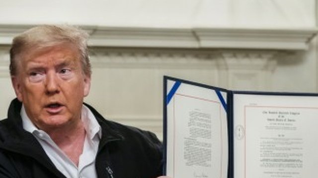 <p>
	<em>Снимка: Jim Lo Scalzo/EPA/Bloomberg</em></p>
