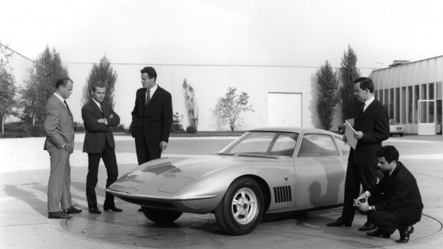 <p>
	Първият проект на студиото - Opel Experimental GT<em>. Снимки: GM</em></p>
