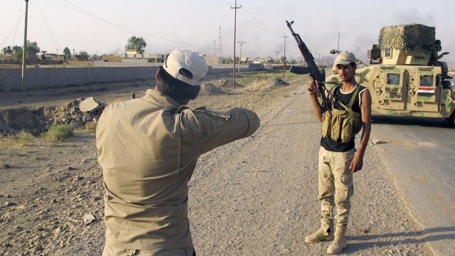 <p>
	Сили за сигурност в Ирак. <em>Снимка: Ройтерс</em></p>
