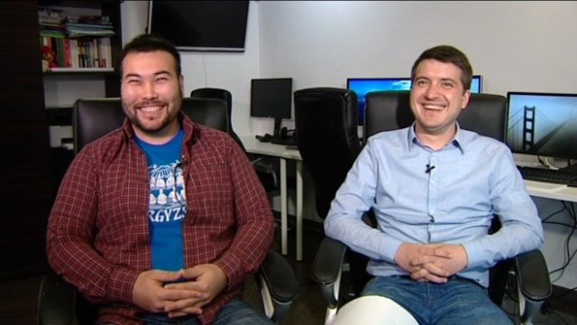 <p>
	Мирослав Джоканов и Любомир Ваньов, основатели на Shkolo.bg. <em>Снимка: Bloomberg TV Bulgaria</em></p>
