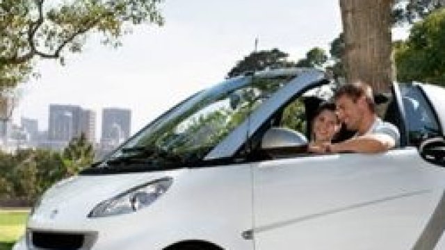 <p style="text-align: center; ">
	Моделът Up на Volkswagen. <em>Снимка: Ройтерс</em></p>
