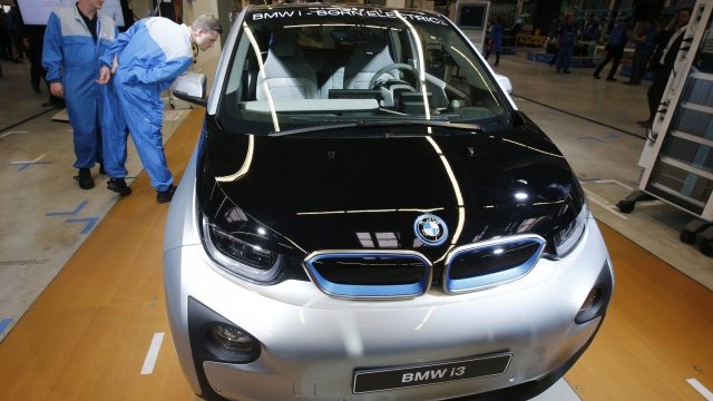 <p>
	Германският концерн успя да продаде през първите шест месеца на годината 5400 броя от модела BMW i3. <em>Снимка: Ройтерс</em></p>
