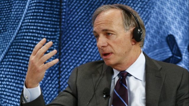 <p>
	<em>Рей Далио. Снимка: Архив Ройтерс</em></p>
