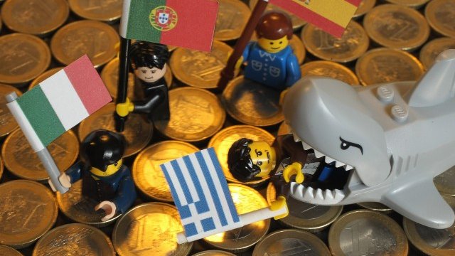 <p>
	Завръща ли се еврокризата? <em>Снимка: Getty Images News</em></p>
