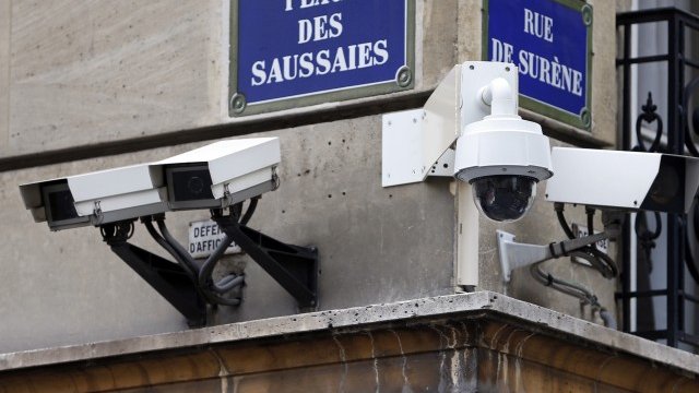 <p>
	Какви граници може да се преминат, за да се гарантира сигурността на западния свят? <em>Снимка: Ройтерс</em></p>
