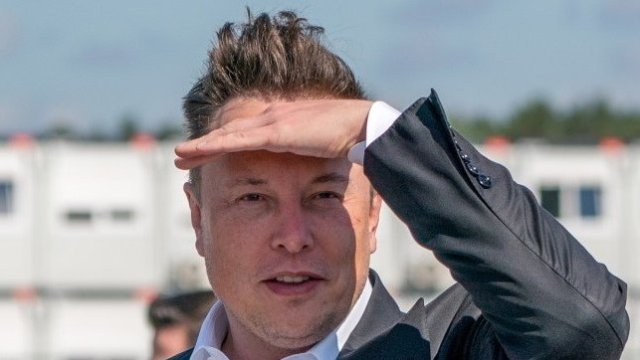 <p>
	Главният изпълнителен директор на Tesla Илон Мъск.<em> Снимка: EPA/JUSTIN LANE</em></p>

