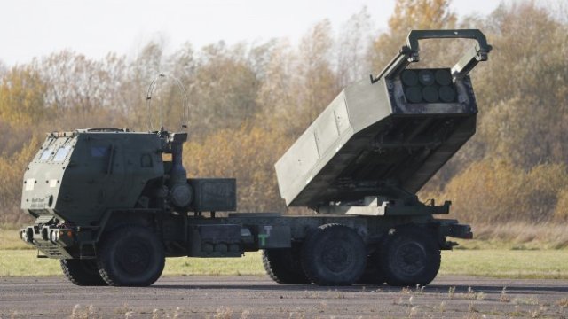 <p>
	Модерната американска система<em>&nbsp;</em>HIMARS.&nbsp;<em>Снимка: EPA/FRANCIS R. MALASIG</em></p>
