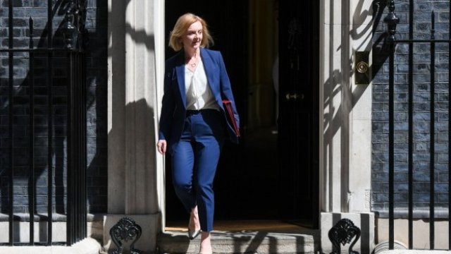 <p>
	Един от считаните фаворити - Лиз Тръс. <em>Снимка: Chris J. Ratcliffe/Bloomberg</em></p>
