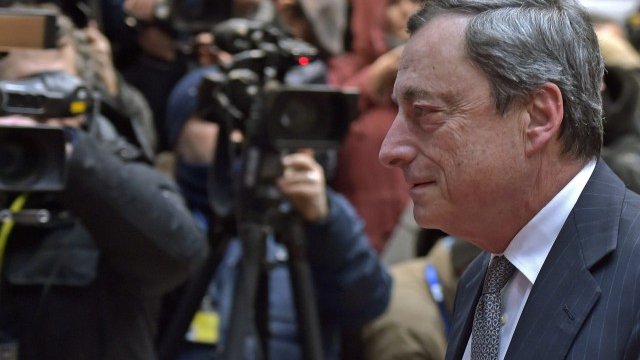 <p>
	Драги: Има рискове за дългосрочния успех на валутния съюз, ако той е изправен пред важни шокове. <em>Снимка: Ройтерс</em></p>
