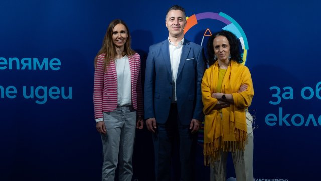 От ляво надясно: Йована Лукич, Николай Андреев и Надя Шабани. Снимка: Vivacom