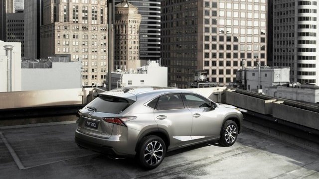 <p>
	Кросовърът NX е бил основен двигател в продажбите на марката през август. <em>Снимка: Lexus </em></p>
