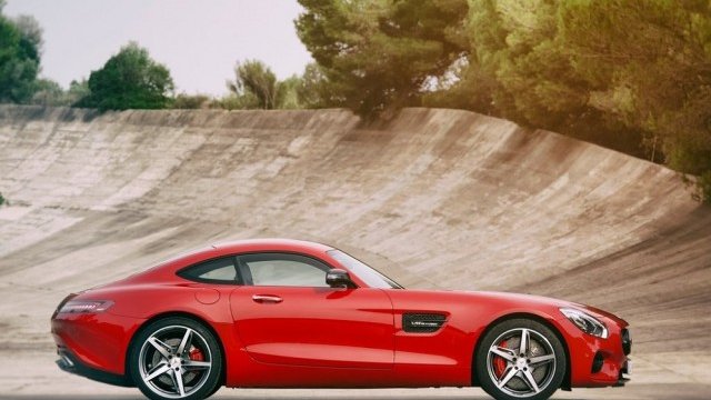 <p>
	<em>Mercedes-AMG GT. Снимка: Mercedes</em></p>

