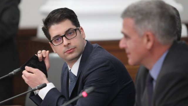 <p>
	Атанас Пеканов.<em> Снимка: Димитър Кьосемарлиев, Investor Media Group</em></p>
