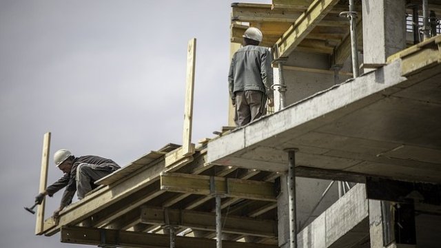 Китайските строителни фирми се нуждаят от 197 млрд. долара за януари