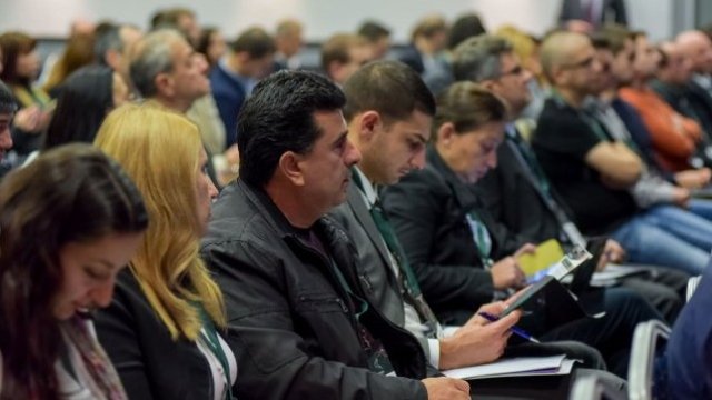 Ще заменят ли уебинарите конференциите в разгара на епидемията?