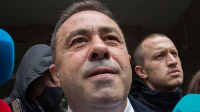 <p>
	Красимир Живков по време на задържането му. <em>Снимка: Димитър Кьосемарлиев, Investor Media Group</em></p>
