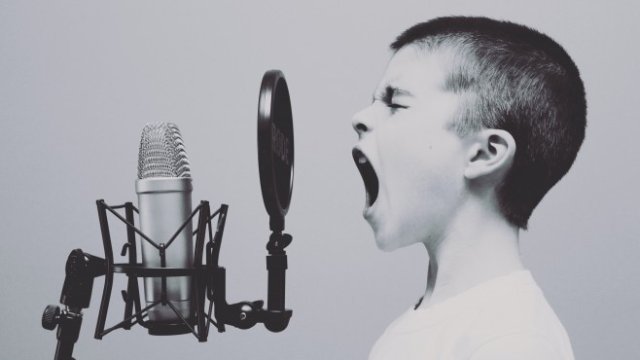 <p>
	Снимка: <span><a href="https://unsplash.com/@jasonrosewell?utm_source=unsplash&amp;utm_medium=referral&amp;utm_content=creditCopyText">Jason Rosewell</a> on <a href="https://unsplash.com/s/photos/communications?utm_source=unsplash&amp;utm_medium=referral&amp;utm_content=creditCopyText">Unsplash</a></span></p>
