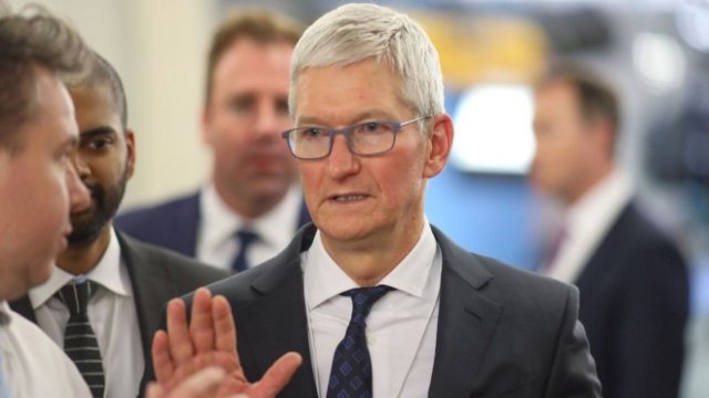 <p>
	Главният изпълнителен директор на Apple Tим Кук. <em>Снимка: Simon Dawson/Bloomberg</em></p>
