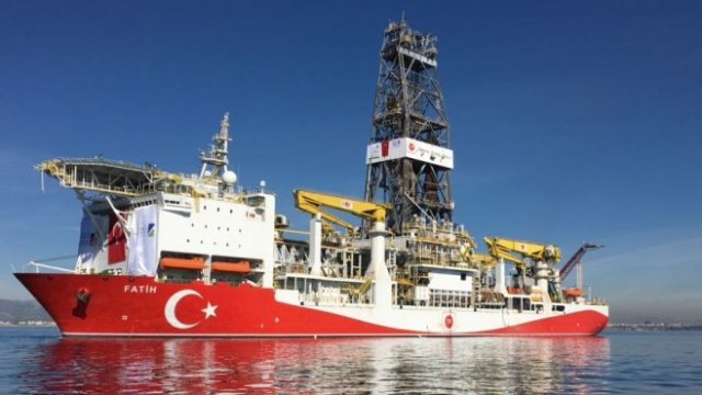 <p>
	Турция продължава със сондажната дейност в Източното Средиземноморие в изключителната икономическа зона на Кипър и провокира Гърция. Русия изгражда военна мощ, като разполага бази в региона. <em>Снимка: Bloomberg</em></p>
