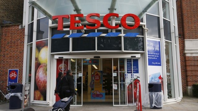 <p>
	Магазин Tesco в южен Лондон. <em>Снимка: Ройтерс</em></p>
