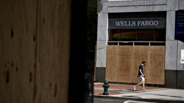 Wells Fargo се готви за сериозни съкращения 