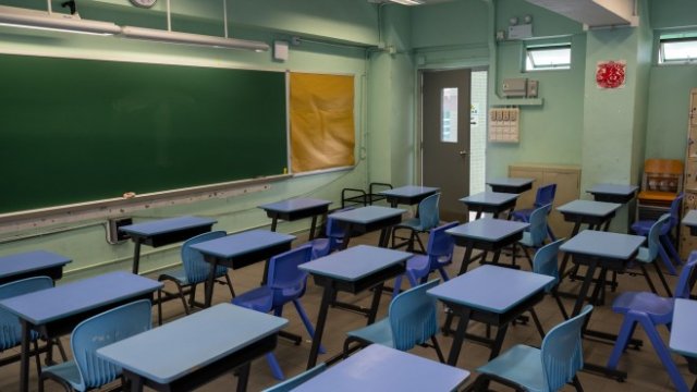 Хонконг затваря всички училища 