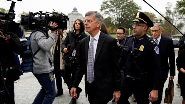 <p>
	Управляващият посланик на САЩ в Киев Уилям Тейлър. <em>Снимка: Ройтерс</em></p>
