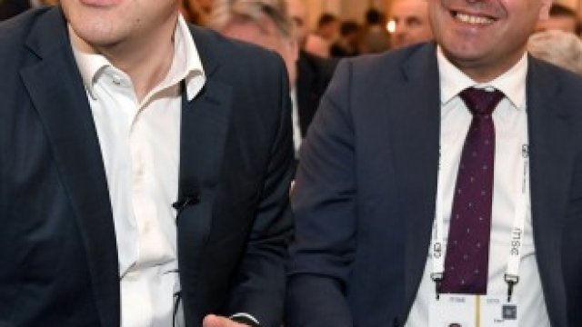 <p>
	Гръцкият премиер Алексис Ципрас (отляво) и македонският му колега Зоран Заев (вдясно) по време на Мюнхенската конференция по сигурността.&nbsp;<em>Снимка: Ройтерс</em></p>
