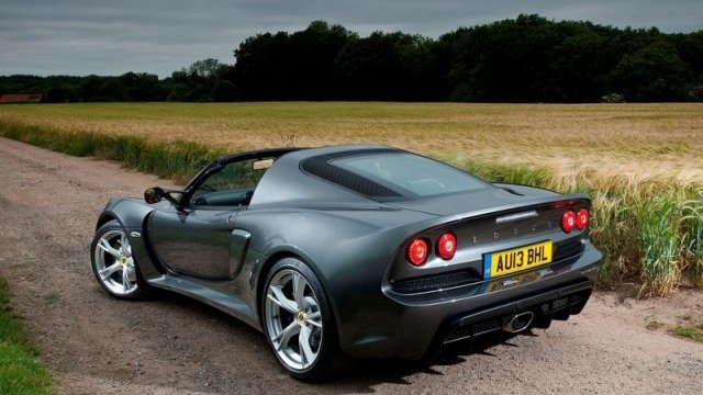 <p>
	Lotus Exige S Roadster. <em>Снимка: Lotus</em></p>
