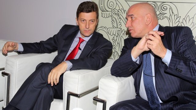 <p style="text-align: justify;">
	Петър Андронов и Левон Хампарцумян. <em>Снимка: БТА</em></p>
