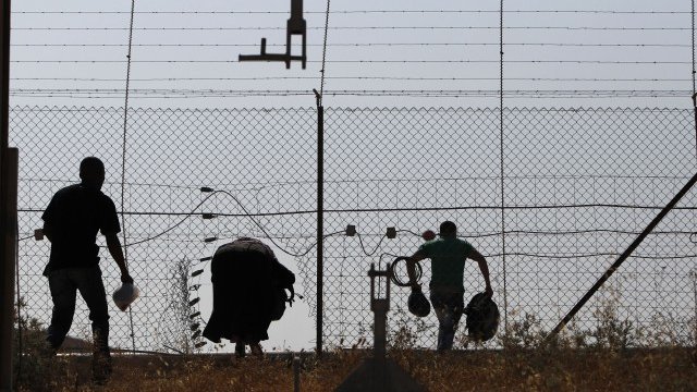 <p style="text-align: justify;">
	Около 55 хил. емигранти влизат в Европа от различни части на Африка всяка година и генерират 150 млн. долара незаконен доход.<em> Снимка: Ройтерс</em></p>
