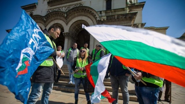 <p>
	Протест на български превозвачи в София срещу пакет &quot;Мобилност&quot;, 27 март 2019 г.&nbsp;<em>Снимка: Димитър Кьосемарлиев, Investor Media Group</em></p>
